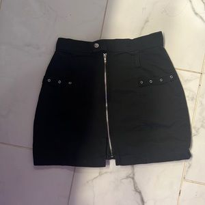 Black skirt zip in front